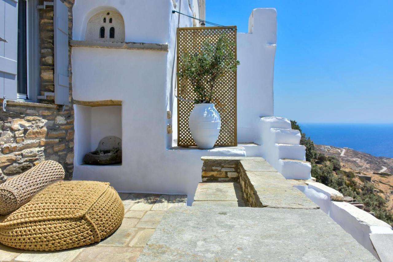 Living Theros Luxury Suites Kardhianí Екстериор снимка